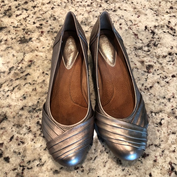 Michelle D Shoes - Mini Heel Ballet Flat Metallic Silver Size 7